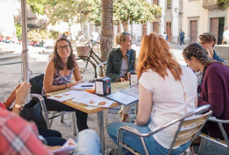 Cursos intensivos comunicativos en grupo